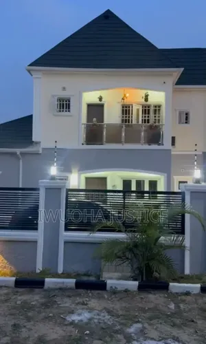 3bdrm Penthouse in Lugbe Airport Rd for sale