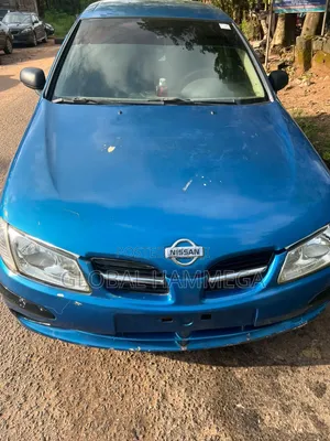 Nissan Almera Tino 1.8 2001 Blue