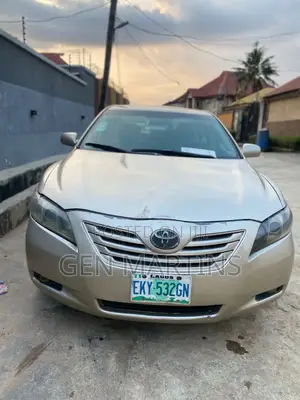 Toyota Camry 2009 Gold
