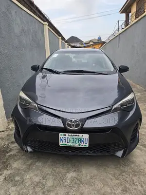 Toyota Corolla LE 4dr Sedan (1.8L 4cyl CVT) 2014 Gray