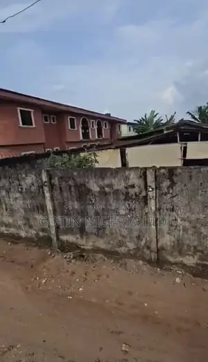 Fenced and Gated 50x100ft Plot of Land for Sale in Ugbowo