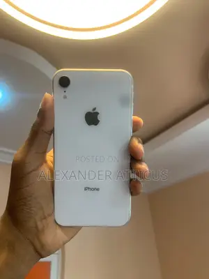 Apple iPhone XR 64 GB White