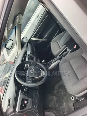 Toyota Corolla LE Plus 4dr Sedan (1.8L 4cyl CVT) 2015 Silver