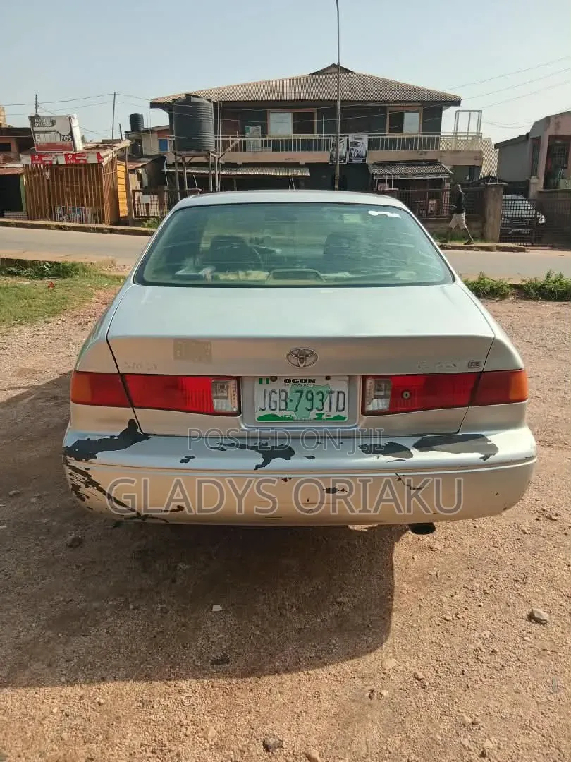 Toyota Camry 2002 Silver