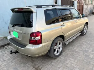 Toyota Highlander 2003 Gold