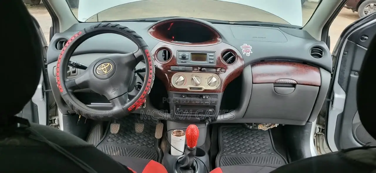 Toyota Yaris 2003 Silver