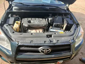 Toyota RAV4 2010 Green