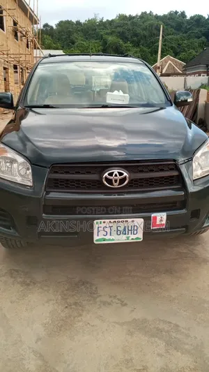 Toyota RAV4 2010 Green