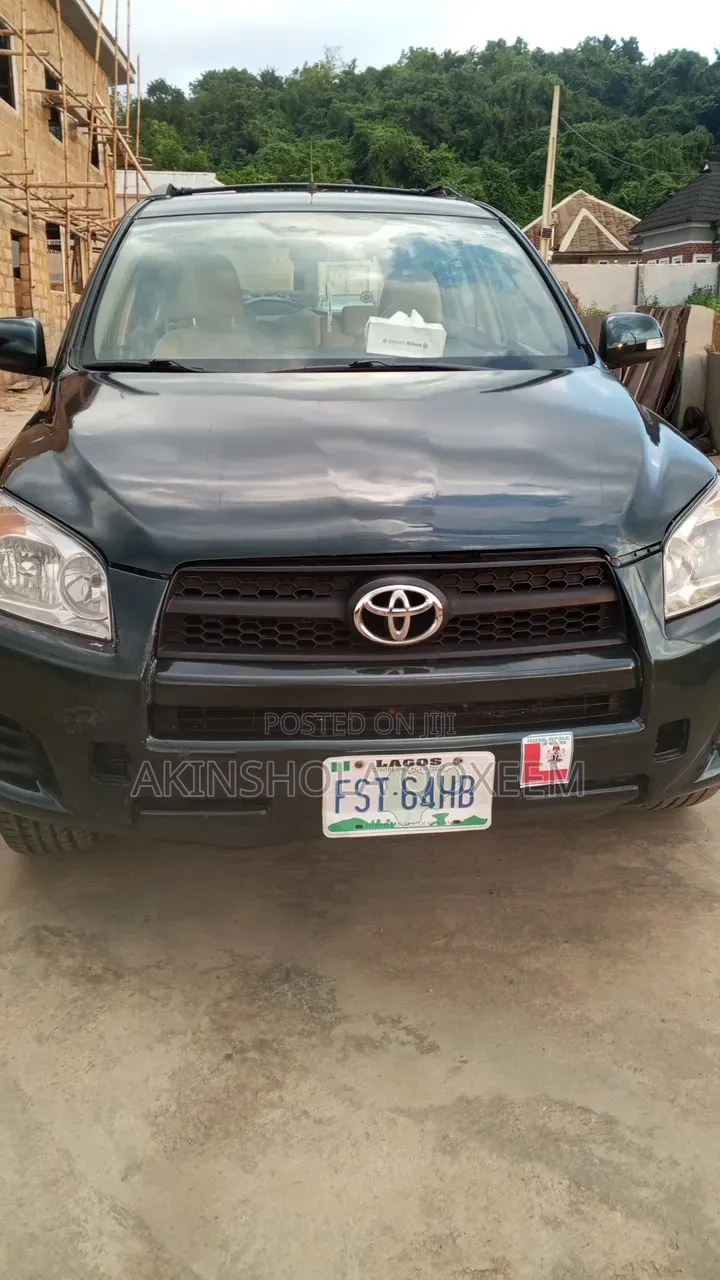 Toyota RAV4 2010 Green
