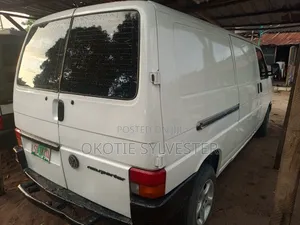 Volkswagen Transporter 2005 White