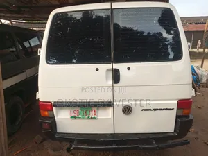 Volkswagen Transporter 2005 White