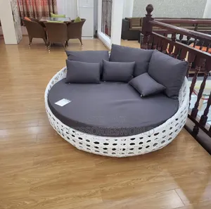 Luxury Round Outdoor Rattan Daybed Lounge Sofa With Cushions