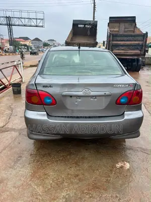Toyota Corolla 2005 Gray