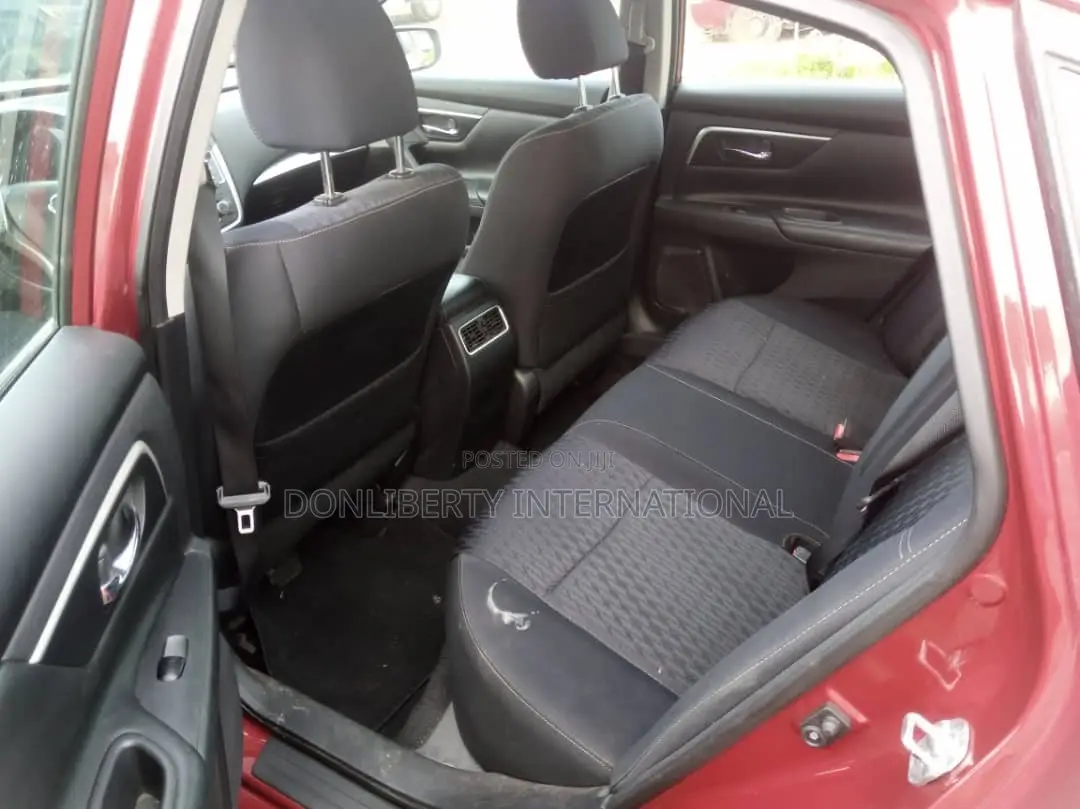 Nissan Altima 2017 Red