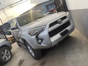 Toyota 4-Runner SR5 4dr 4x4 (4.0L 6cyl 5A) 2017 Silver