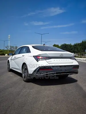 Hyundai Elantra 2025 White