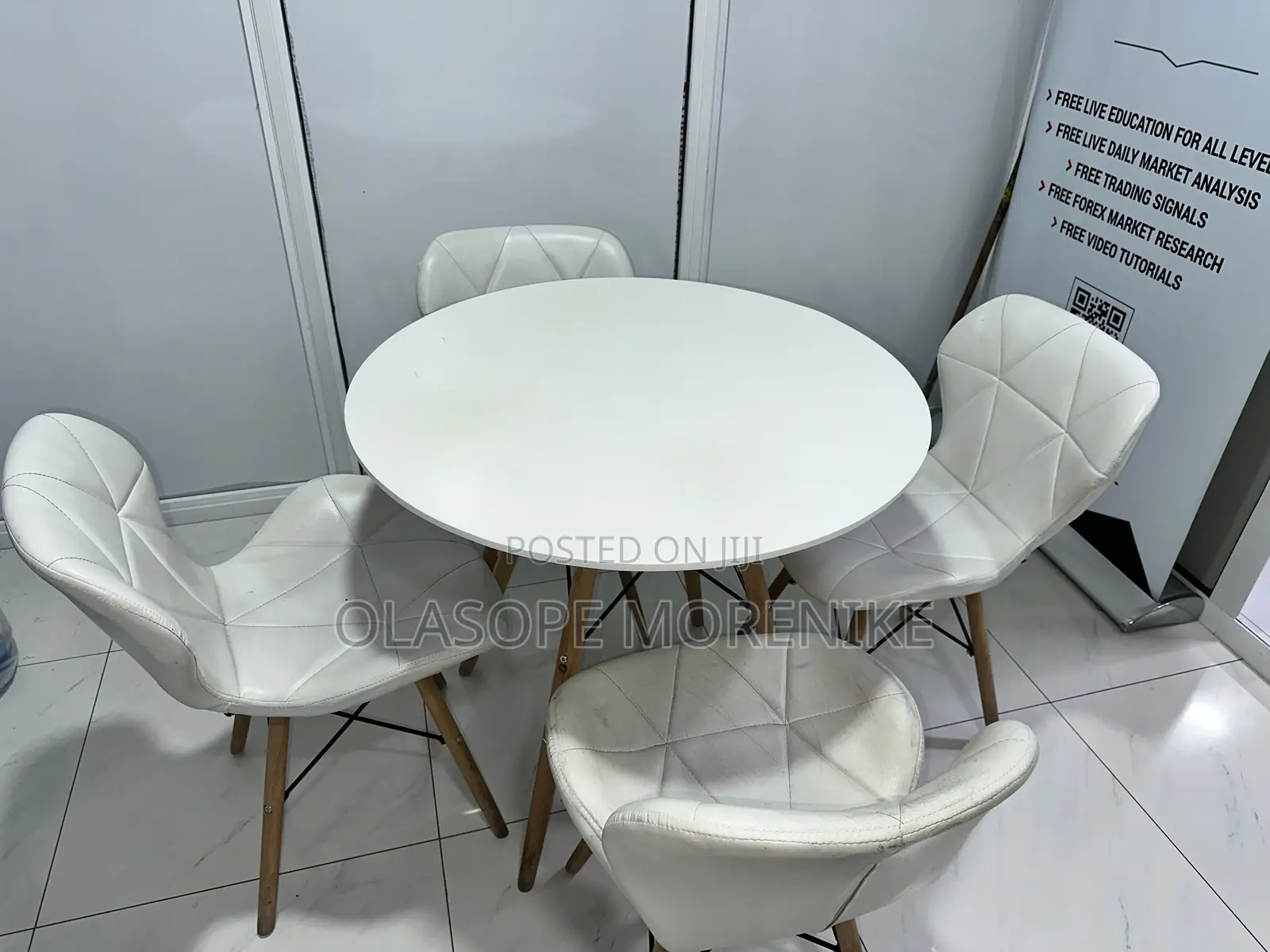 Neatly Used Dining Set