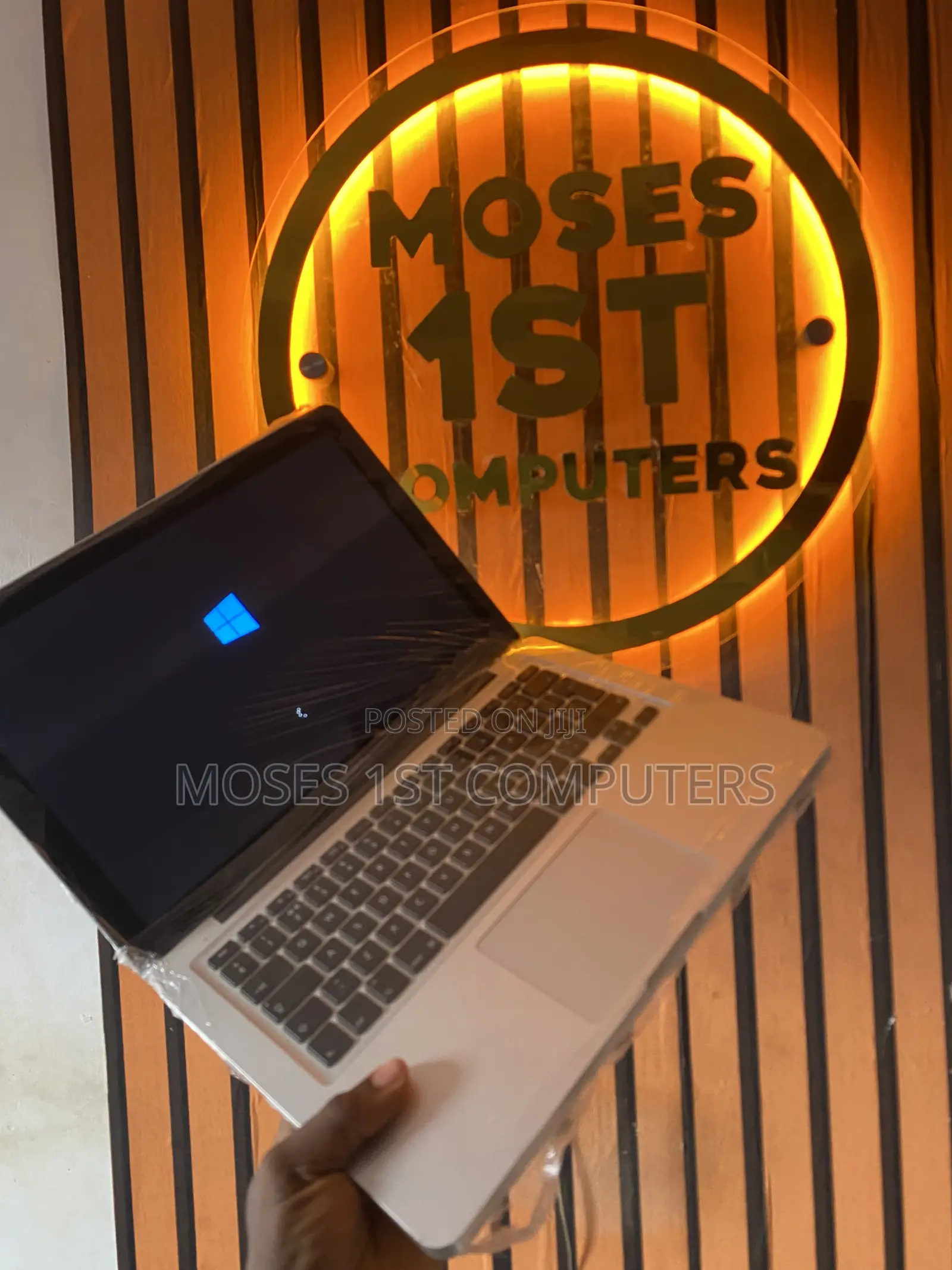 New Laptop Apple MacBook 2012 8GB Intel Core i5 HDD+SSD 500GB