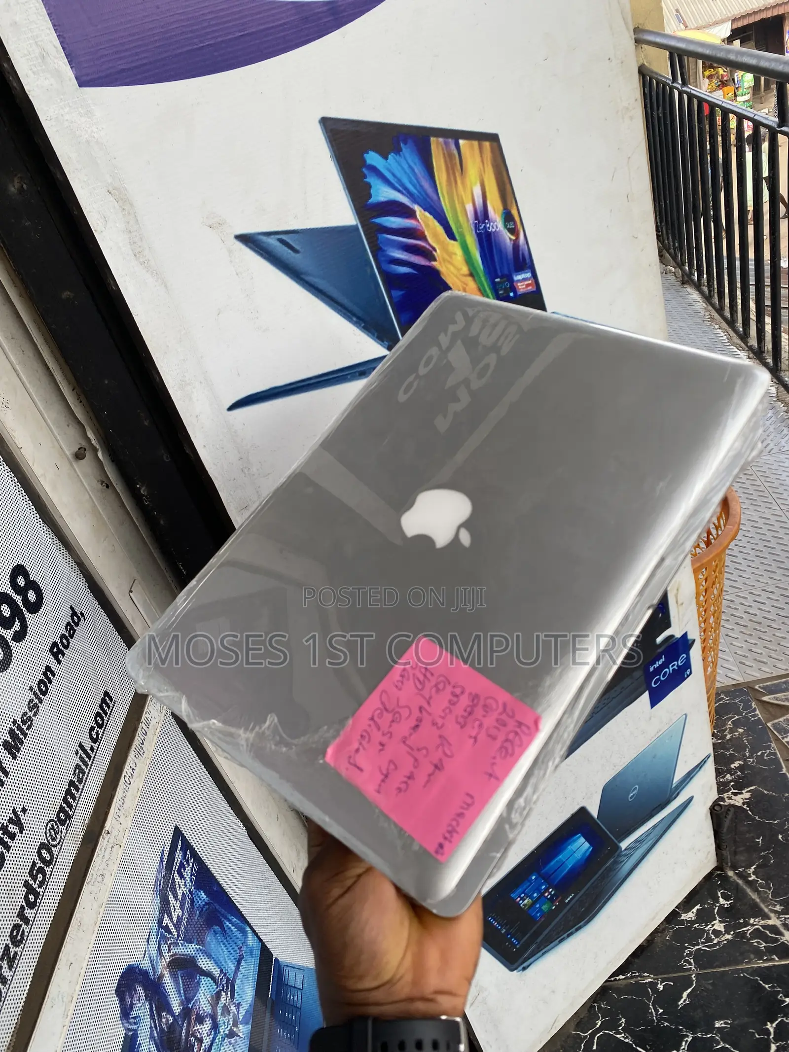 New Laptop Apple MacBook 2012 8GB Intel Core i5 HDD+SSD 500GB