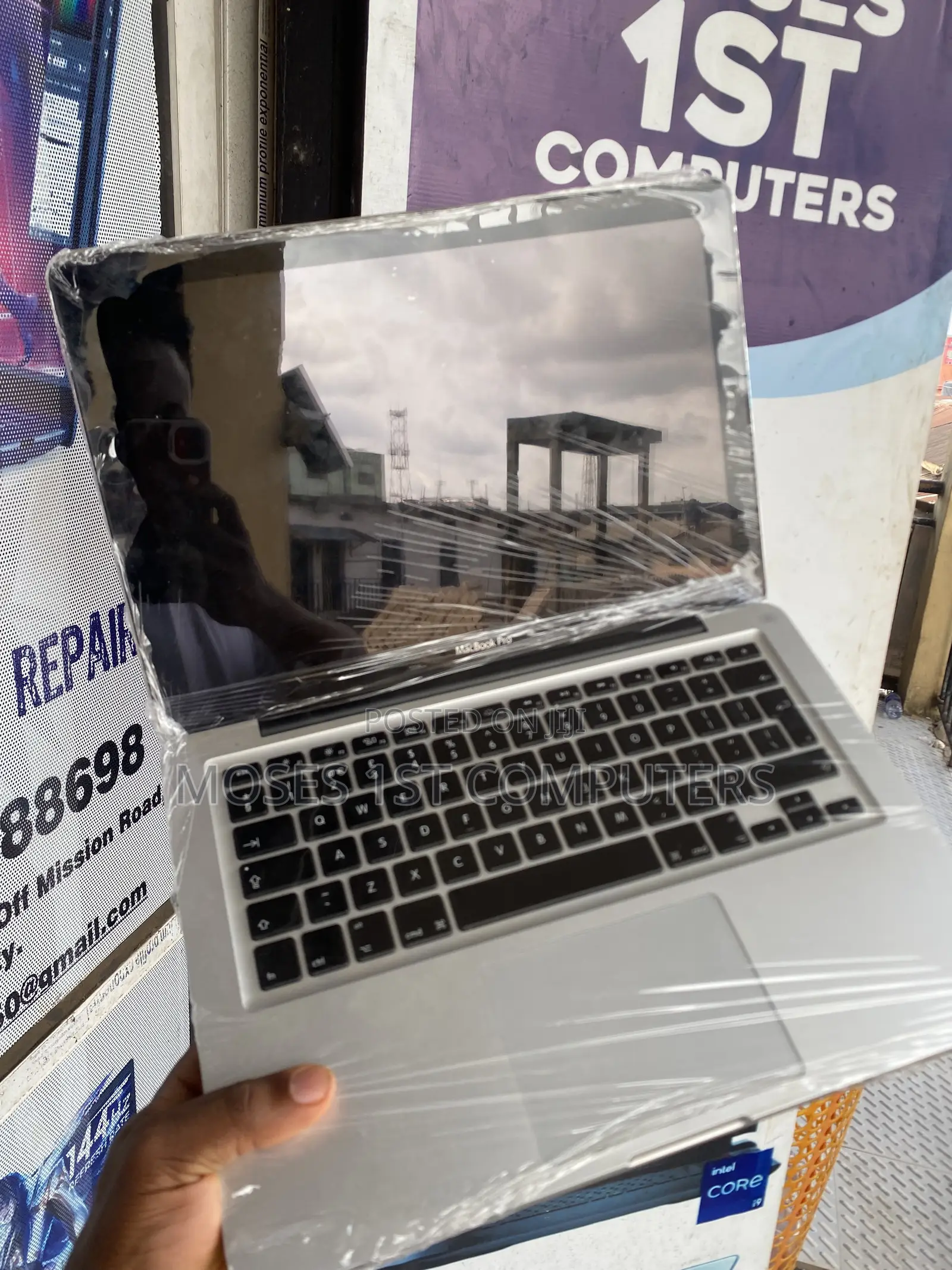 New Laptop Apple MacBook 2012 8GB Intel Core i5 HDD+SSD 500GB