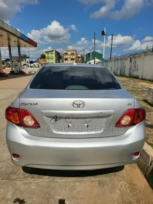 Toyota Corolla 2010 Silver