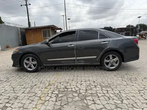 Toyota Camry SE Sport 4dr Sedan (2.5L 4cyl 6A) 2014 Gray