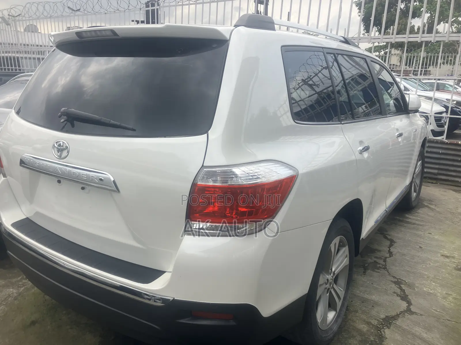 Toyota Highlander Limited 2012 White