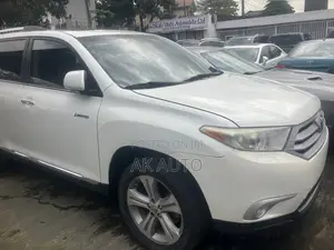 Toyota Highlander Limited 2012 White