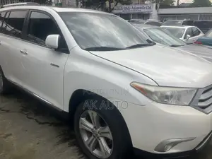 Toyota Highlander Limited 2012 White