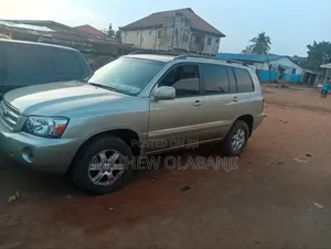 Toyota Highlander Limited V6 FWD 2004 Gold