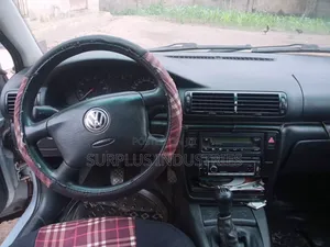 Volkswagen Passat 2.8 2001 Gray