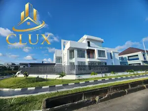 5bdrm Duplex in Osapa london for sale
