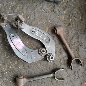 Ford Edge 2013 Back Arms