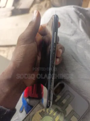 Apple iPhone XS 64 GB Black