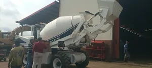 Self Loading Concrete Mixer. 4m3