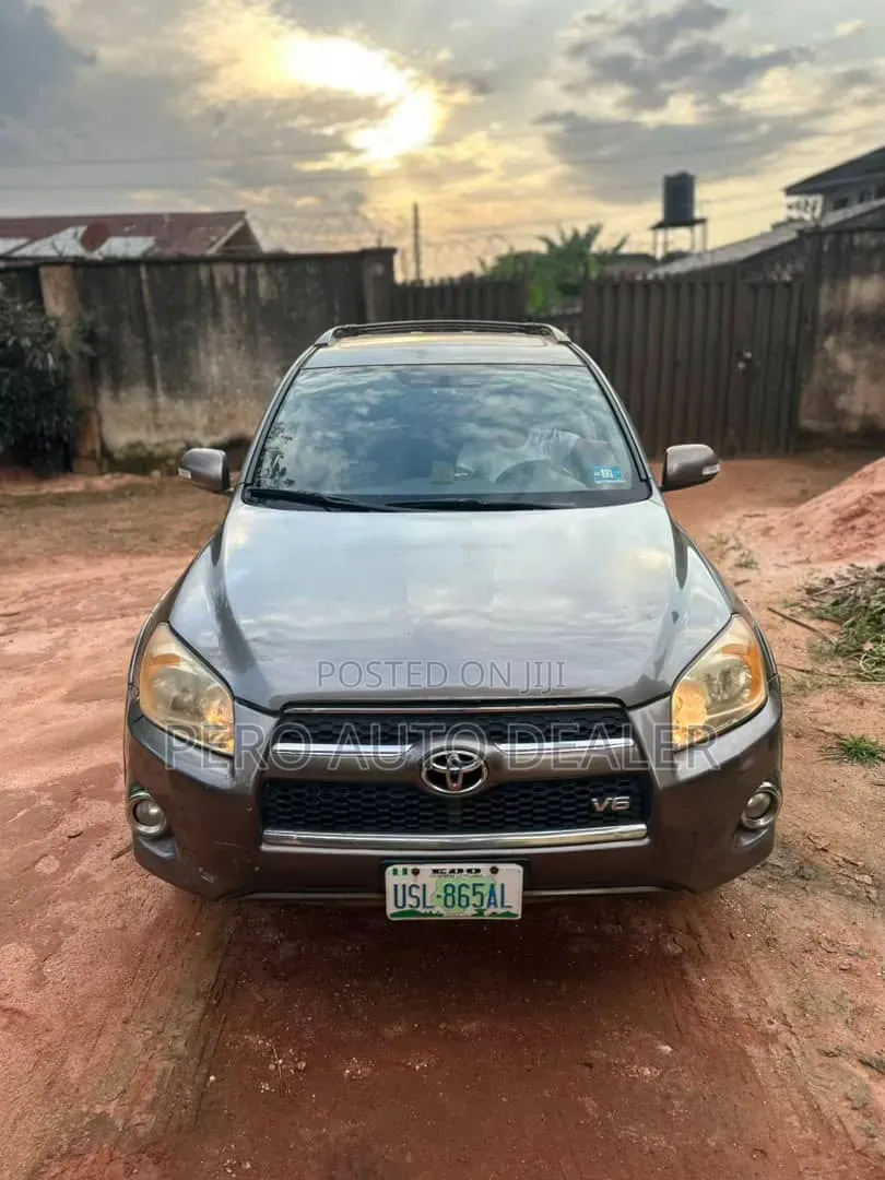 Toyota RAV4 2011 Gray