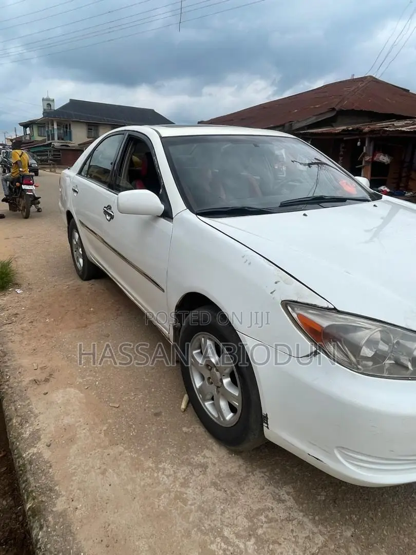 Toyota Camry 2005 White