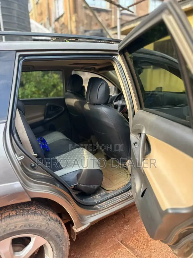 Toyota RAV4 2011 Gray
