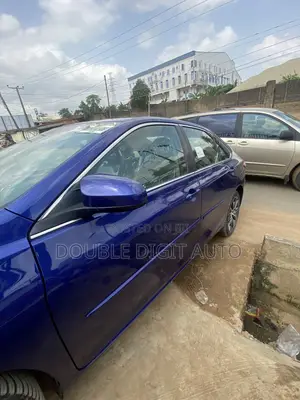 Toyota Camry 2016 Blue