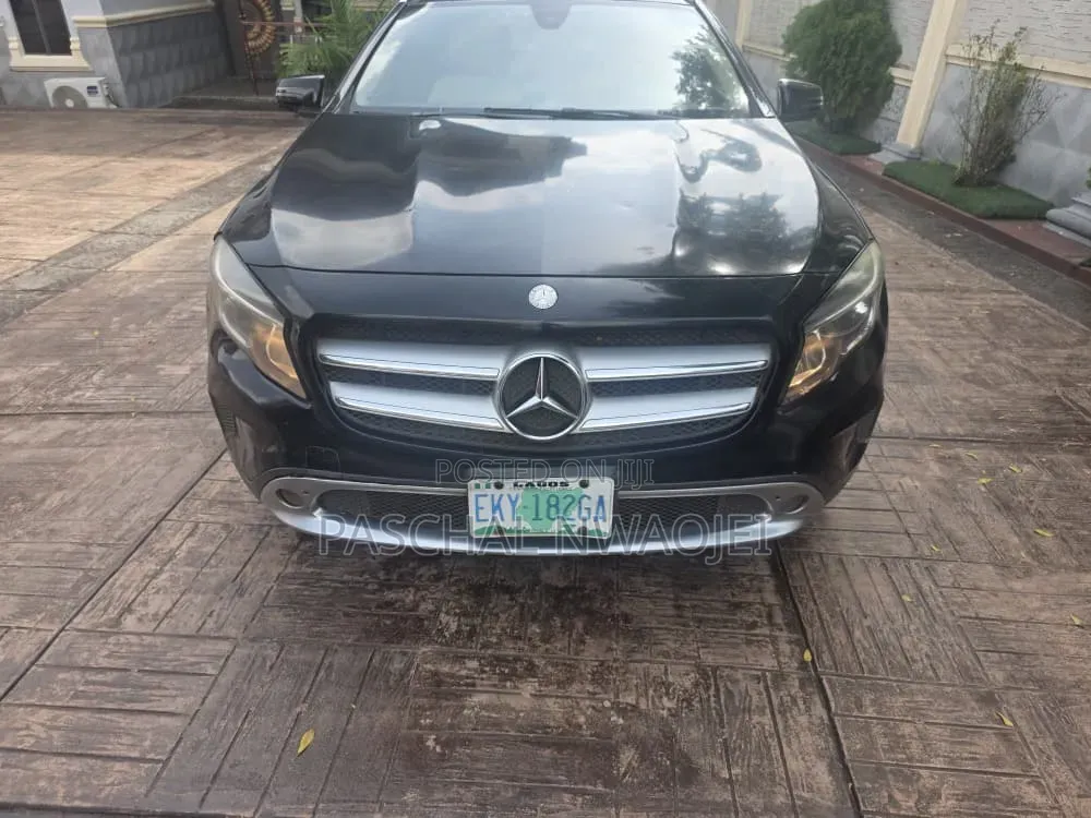 Mercedes-Benz GLA 250 2016 Black