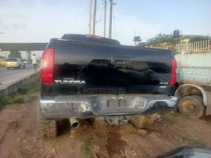 Toyota Tundra CrewMax 4x2 Platinum 5.7L V8 2013 Black