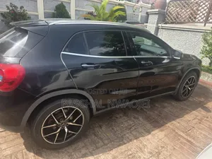 Mercedes-Benz GLA 250 2016 Black