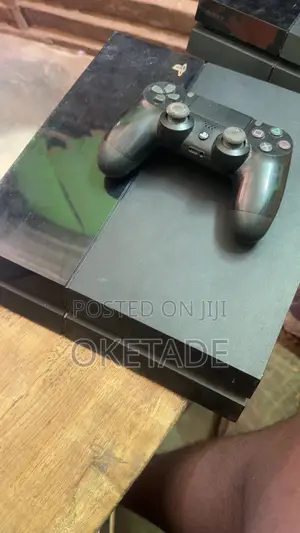 Play Station 4