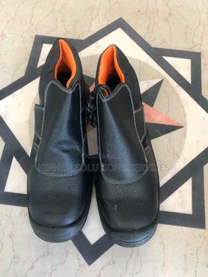 Durable Factory and Warehouse Safety Footwear