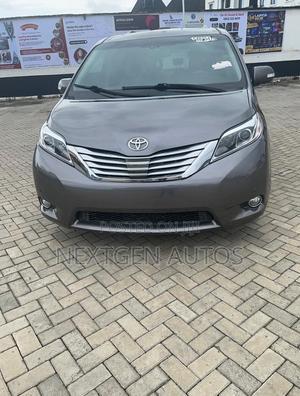 Toyota Sienna Limited 7 Passenger (3.5L 6cyl 6A) 2016 Gray