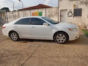 Toyota Camry LE 4dr Sedan (2.4L 4cyl 5A) 2009 White