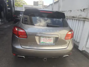 Porsche Cayenne 2014 Gray