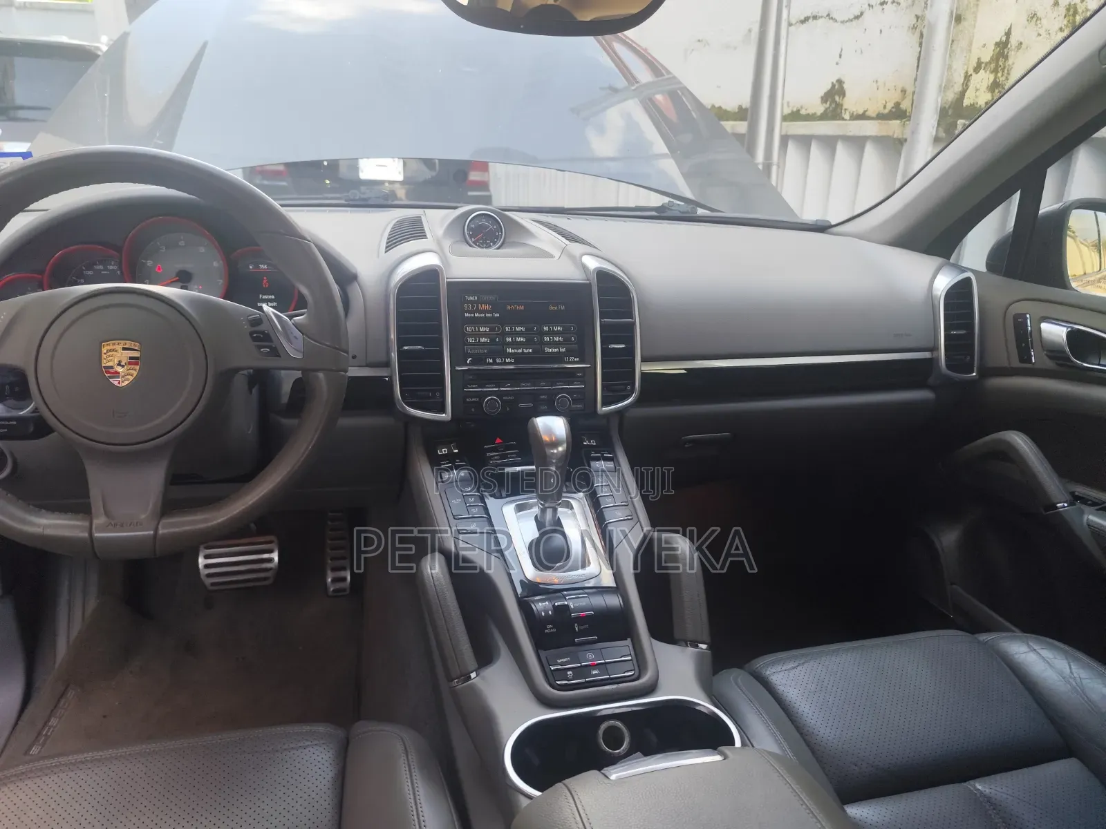 Porsche Cayenne 2014 Gray