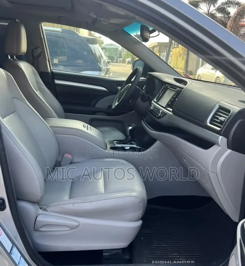 Toyota Highlander 2016 Silver