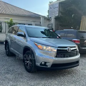 Toyota Highlander 2016 Silver